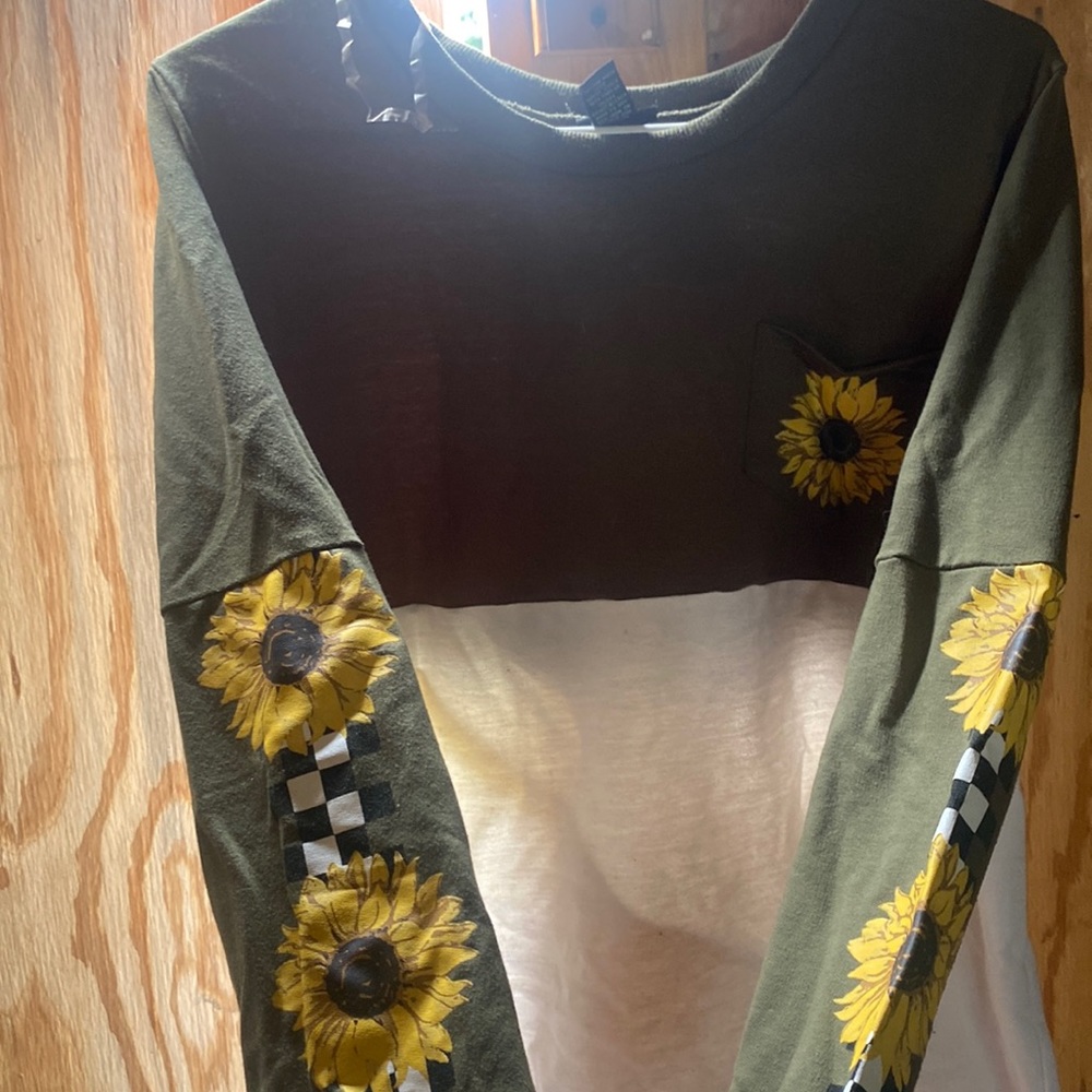 SUNFLOWERS AND CHECKERS!